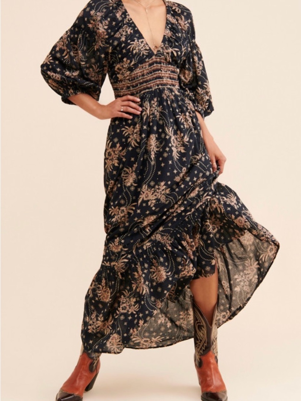 Med • Free People Boho Floral V-Neck Maxi Dress in Black and Beige